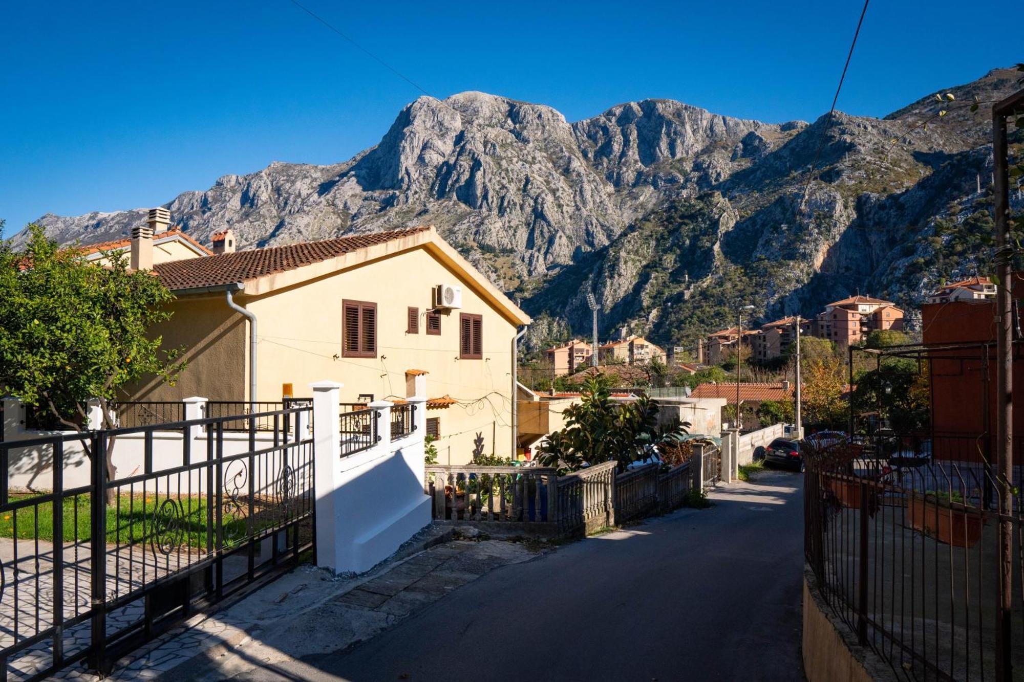 Apartmán Bugi Kotor Exteriér fotografie