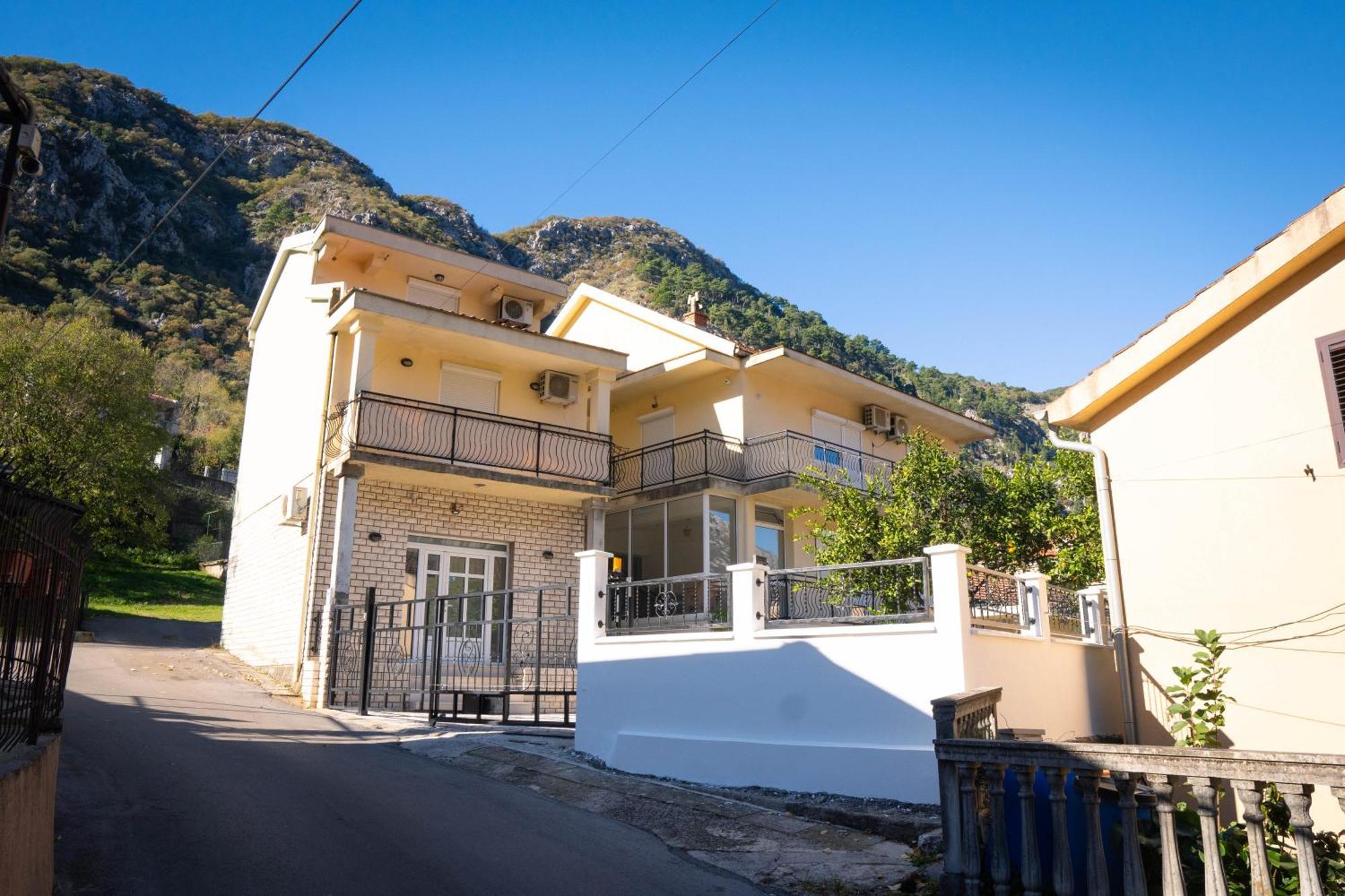 Apartmán Bugi Kotor Exteriér fotografie
