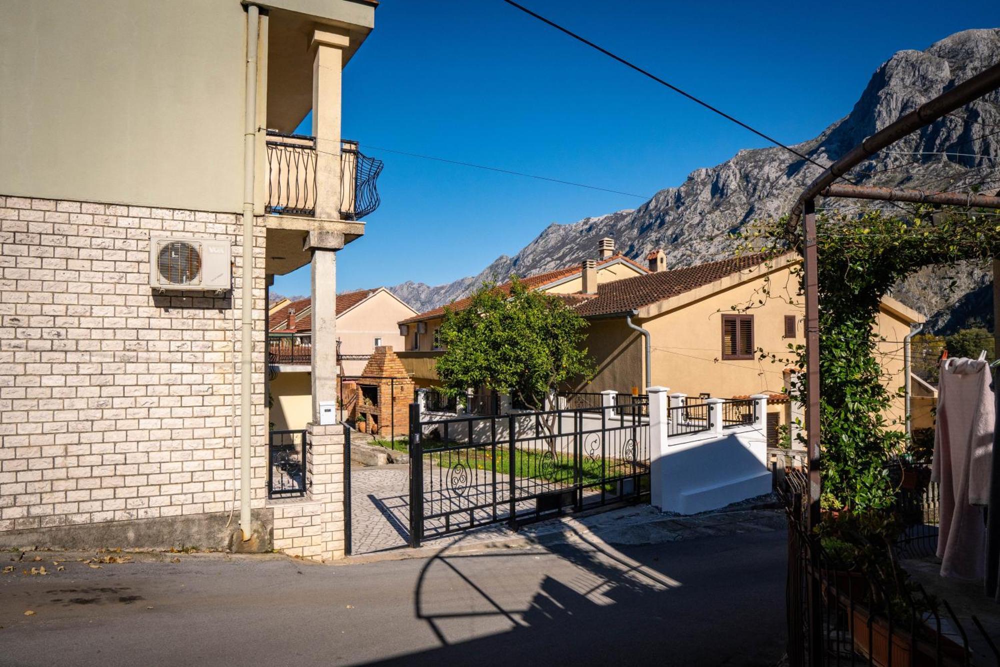 Apartmán Bugi Kotor Exteriér fotografie